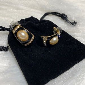 JR black/pearl earrings
